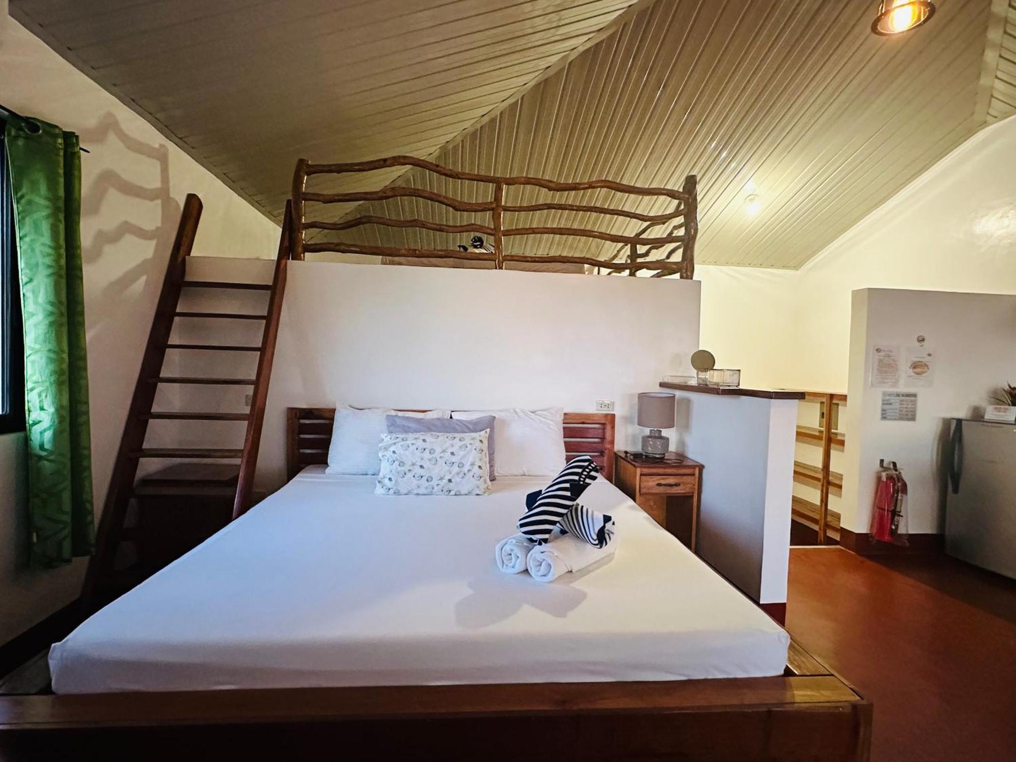 Tongatok Cliff Resort Мамбаджао Екстериор снимка